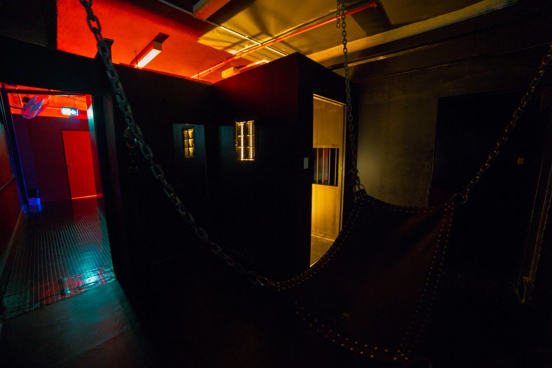 This is our dark maze. Venture into the dark where anything could happen! Find your way around and discover who may be waiting for you in a corner, in the sling or cage.