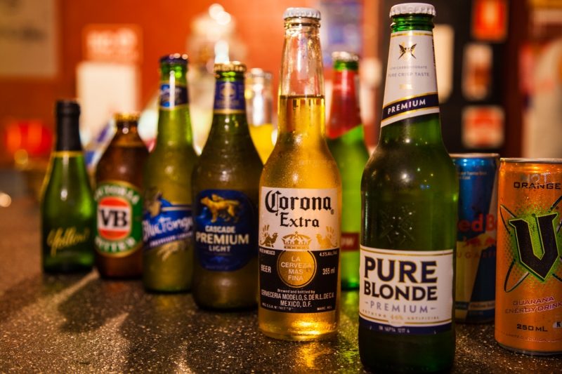 Our fully licensed bar on level 4 offers a variety of alcoholic and non-alcoholic beverages.